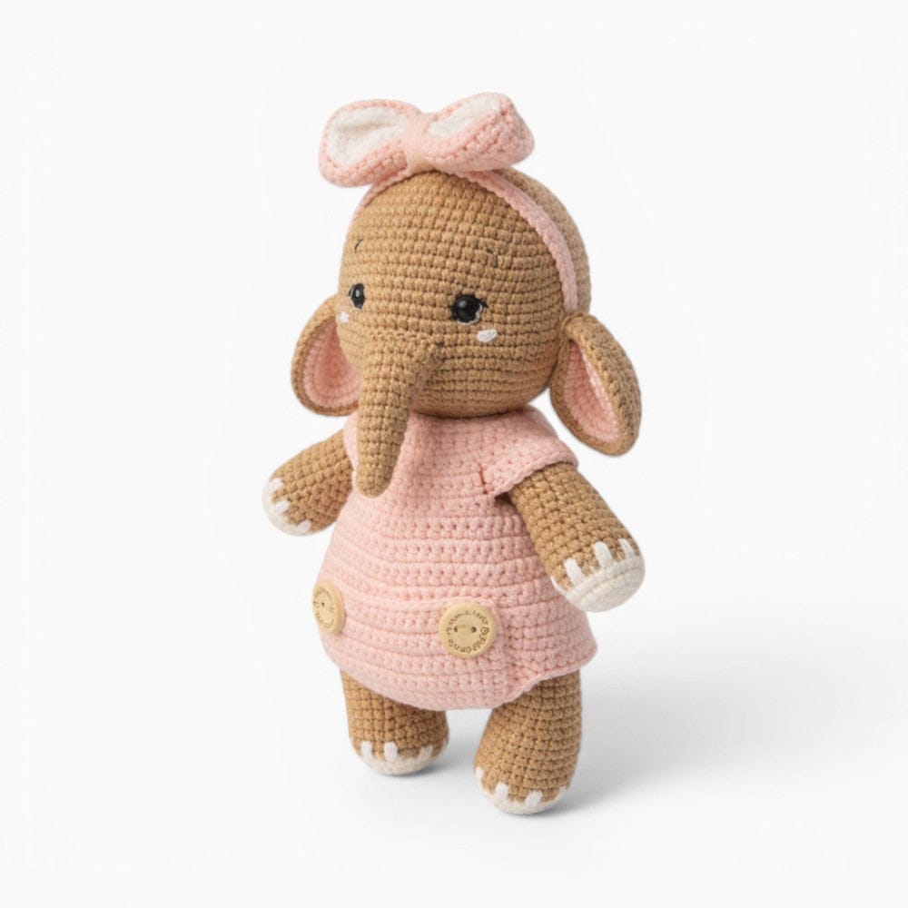 Pluschtierland Gehäkeltes Elefanten Kuscheltier im rosa Kleid Gehäkeltes Elefanten Kuscheltier im rosa Kleid