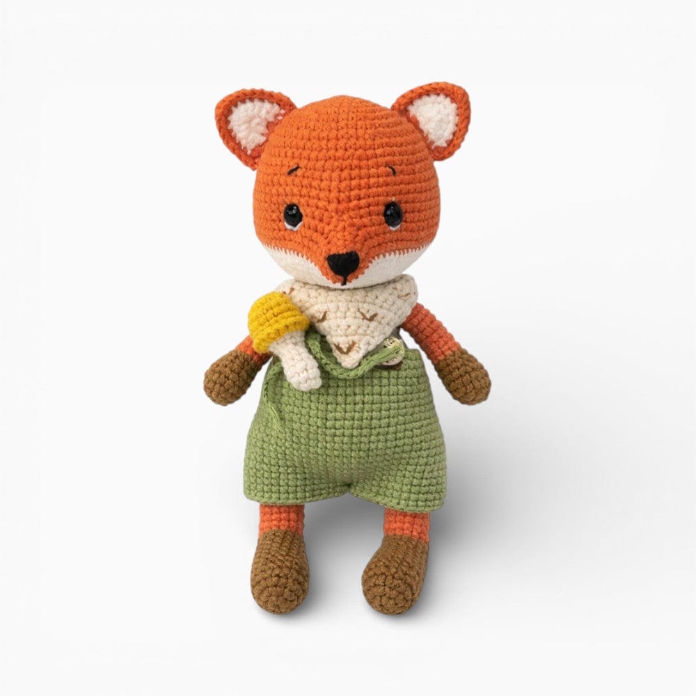 Pluschtierland Gehäkeltes Fuchs Kuscheltier im grünen Overall Gehäkeltes Fuchs Kuscheltier im grünen Overall
