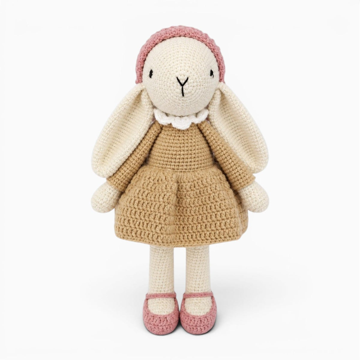 Pluschtierland Gehäkeltes Hasen Kuscheltier im beigen Kleid Gehäkeltes Hasen Kuscheltier im beigen Kleid