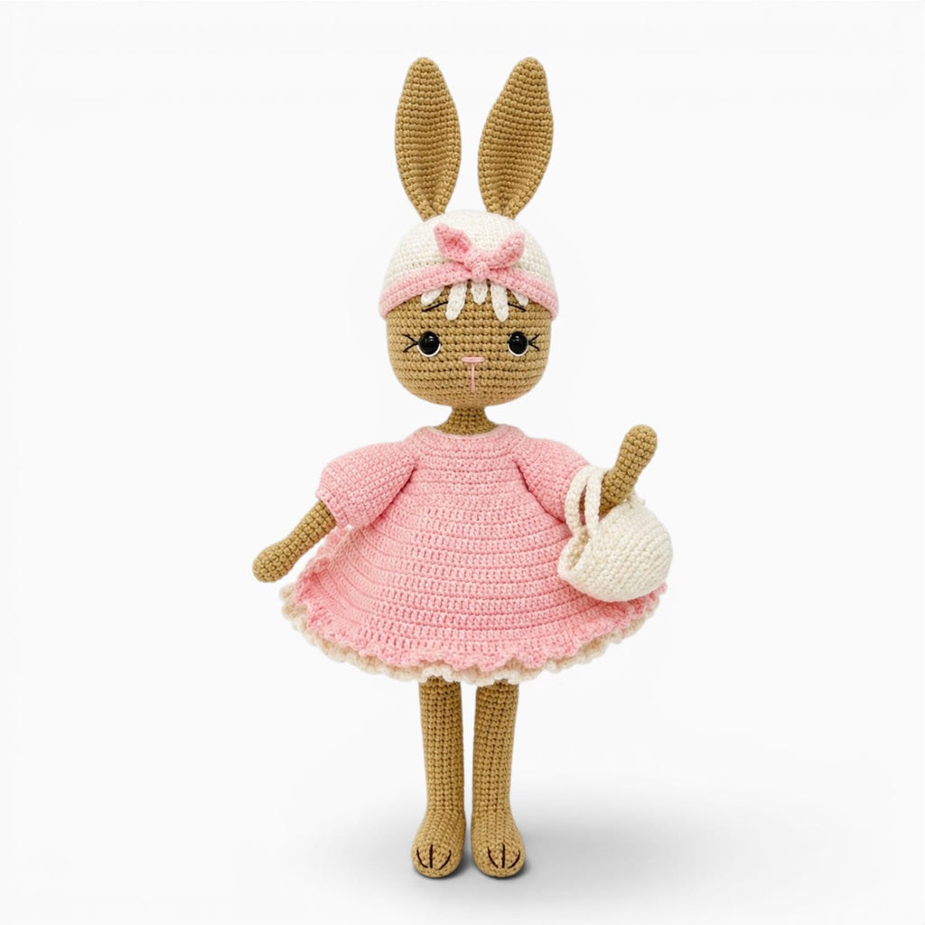 Pluschtierland Gehäkeltes Hasen Kuscheltier im rosa Kleid Gehäkeltes Hasen Kuscheltier im rosa Kleid