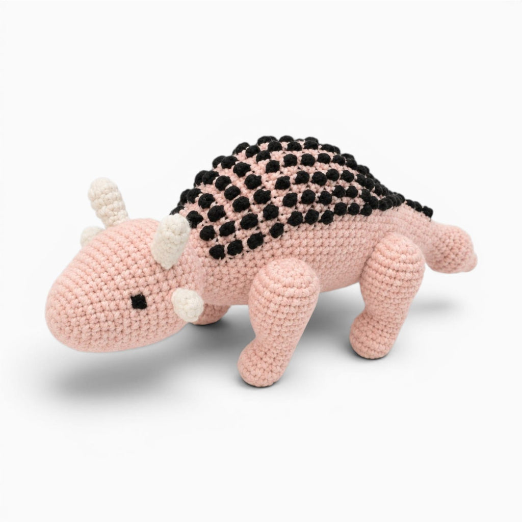 Pluschtierland Rosa gehäkeltes Triceratops Kuscheltier Rosa gehäkeltes Triceratops Kuscheltier